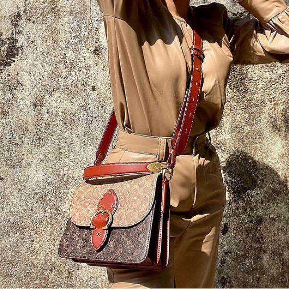 Coach Beat Shoulder Bag In Signature Canvas With Horse And Carriage Print - Picture 6 of 11